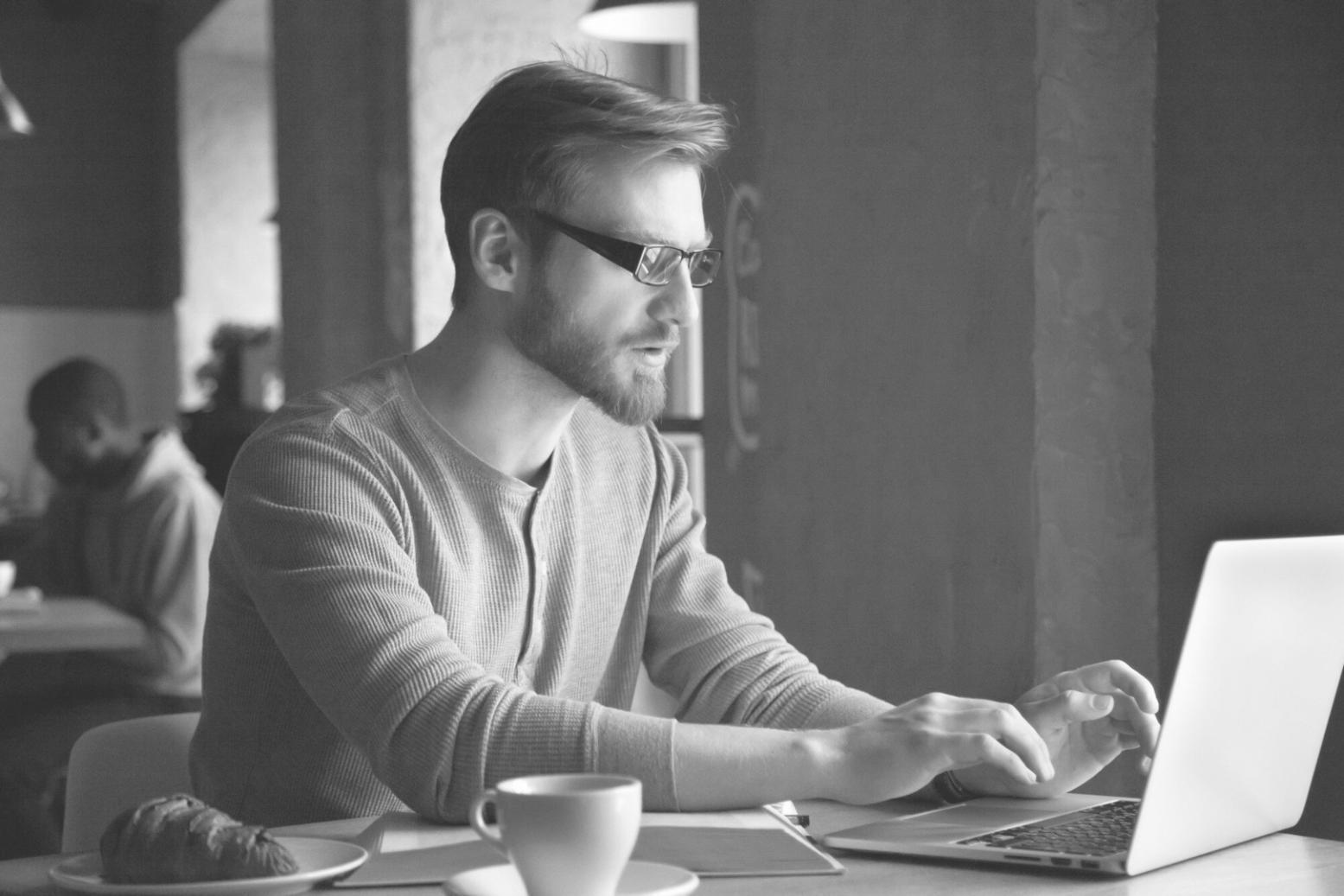 Équipe morivalent travaillant sur l'optimisation 3D